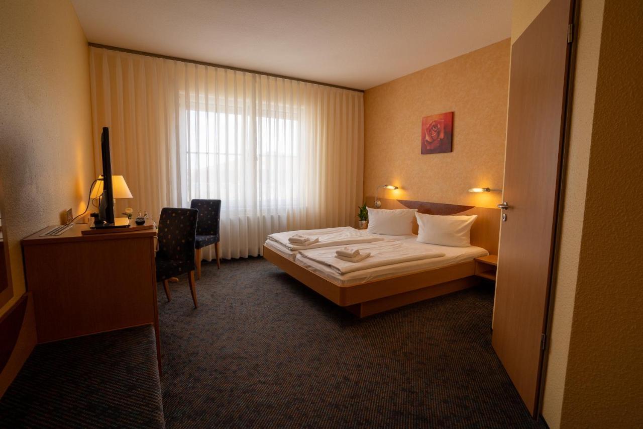 Braunsbedra Warias Hotel & Restaurant מראה חיצוני תמונה