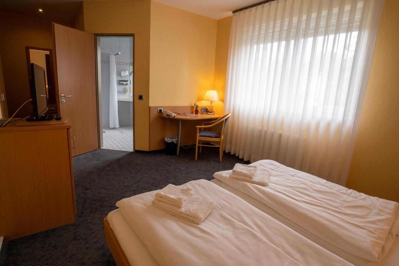 Braunsbedra Warias Hotel & Restaurant מראה חיצוני תמונה