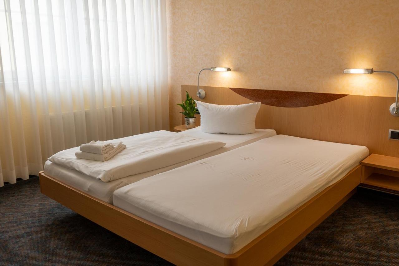 Braunsbedra Warias Hotel & Restaurant מראה חיצוני תמונה