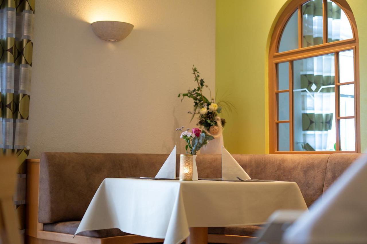 Braunsbedra Warias Hotel & Restaurant מראה חיצוני תמונה