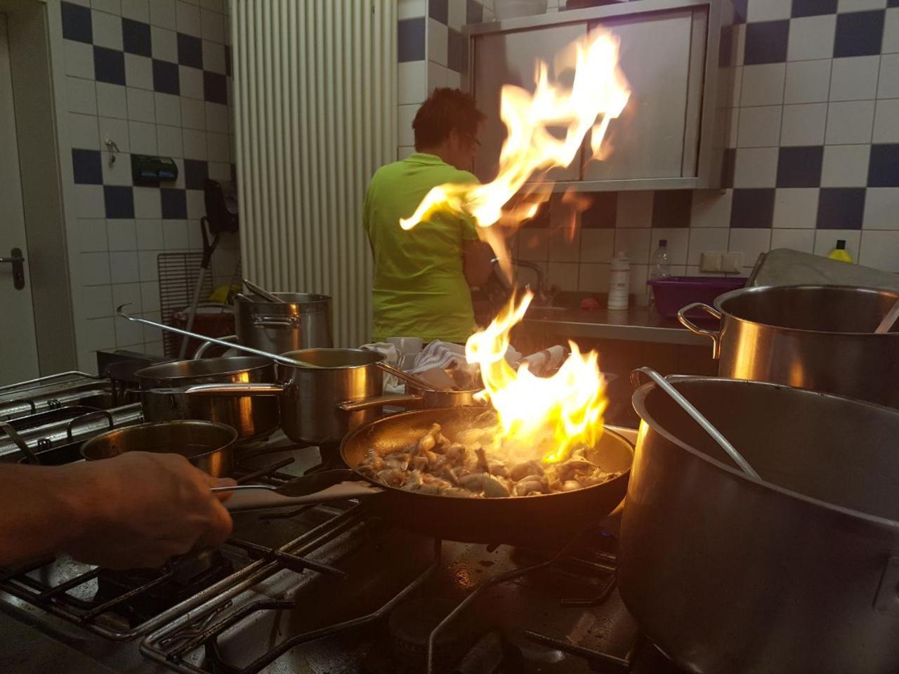 Braunsbedra Warias Hotel & Restaurant מראה חיצוני תמונה