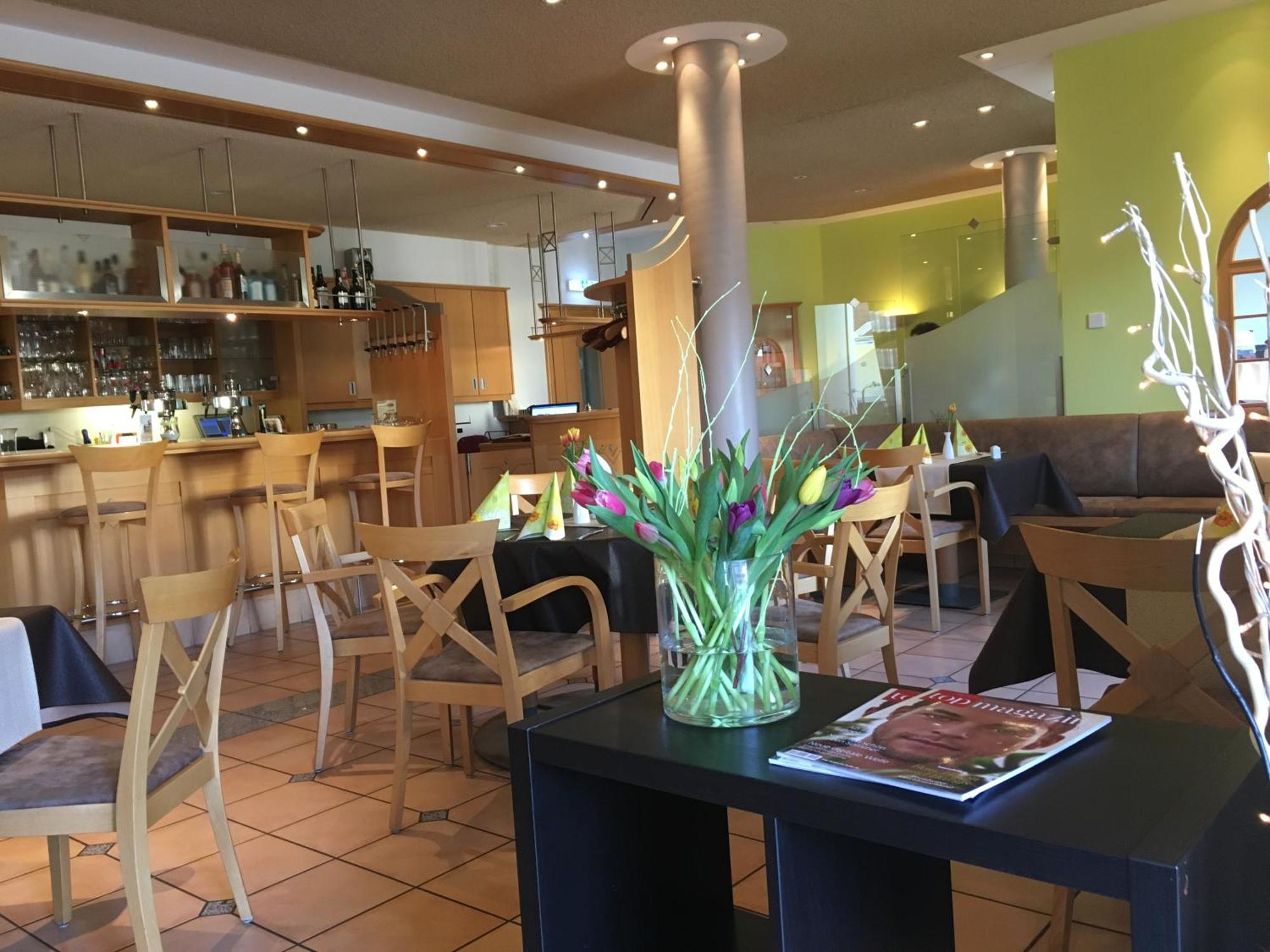 Braunsbedra Warias Hotel & Restaurant מראה חיצוני תמונה