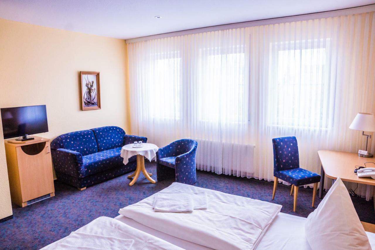 Braunsbedra Warias Hotel & Restaurant מראה חיצוני תמונה