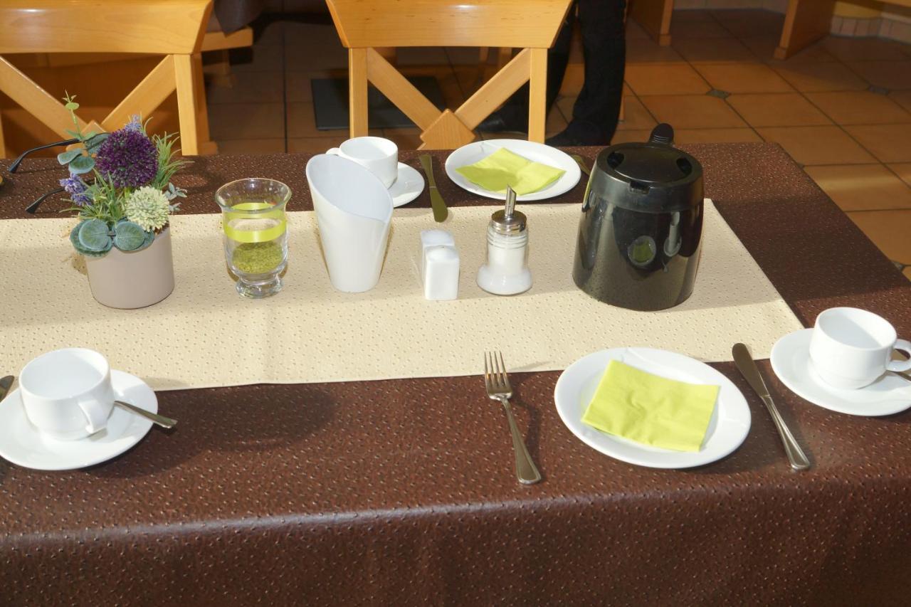 Braunsbedra Warias Hotel & Restaurant מראה חיצוני תמונה