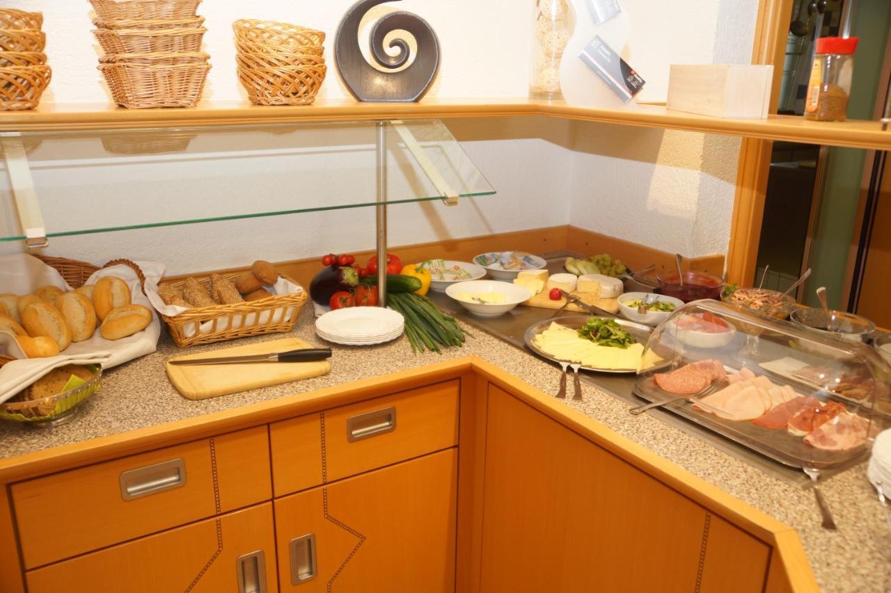 Braunsbedra Warias Hotel & Restaurant מראה חיצוני תמונה