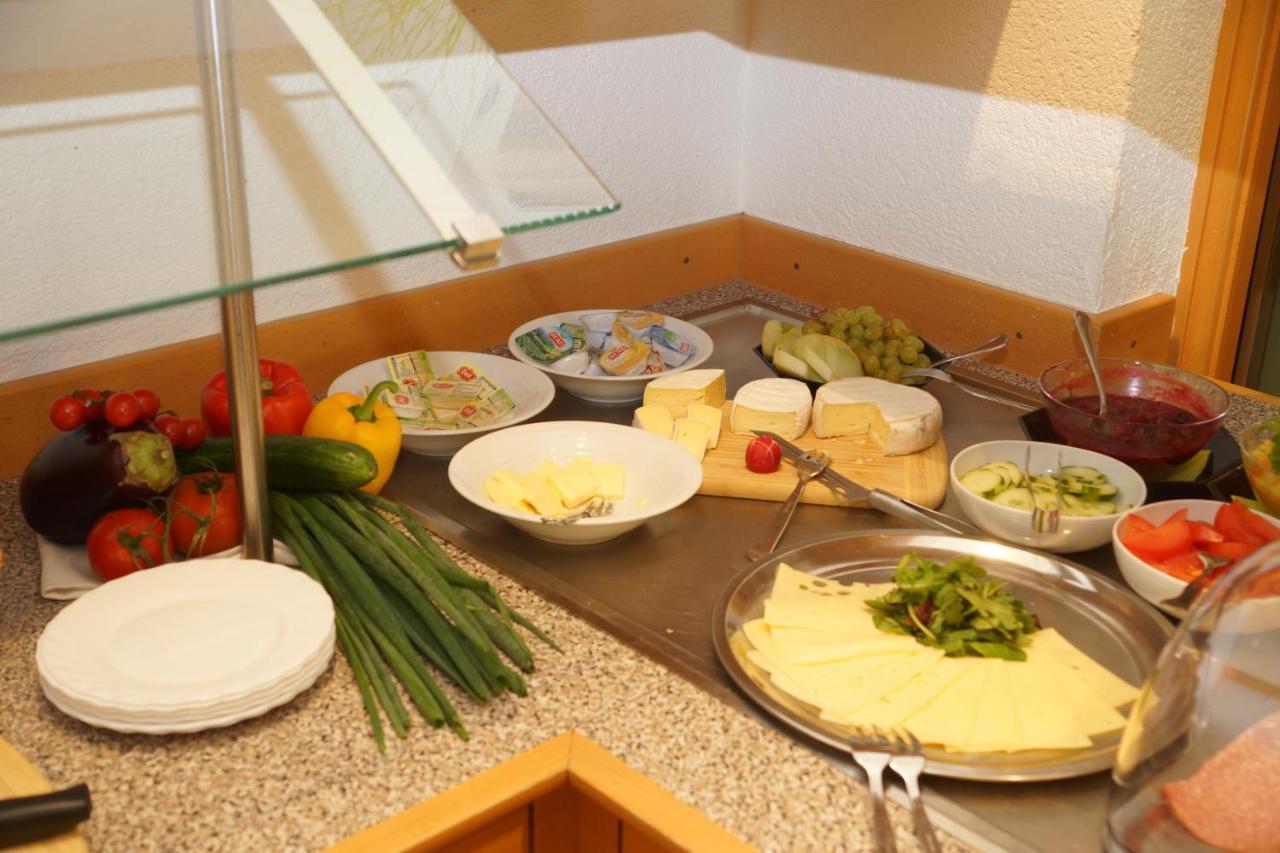 Braunsbedra Warias Hotel & Restaurant מראה חיצוני תמונה