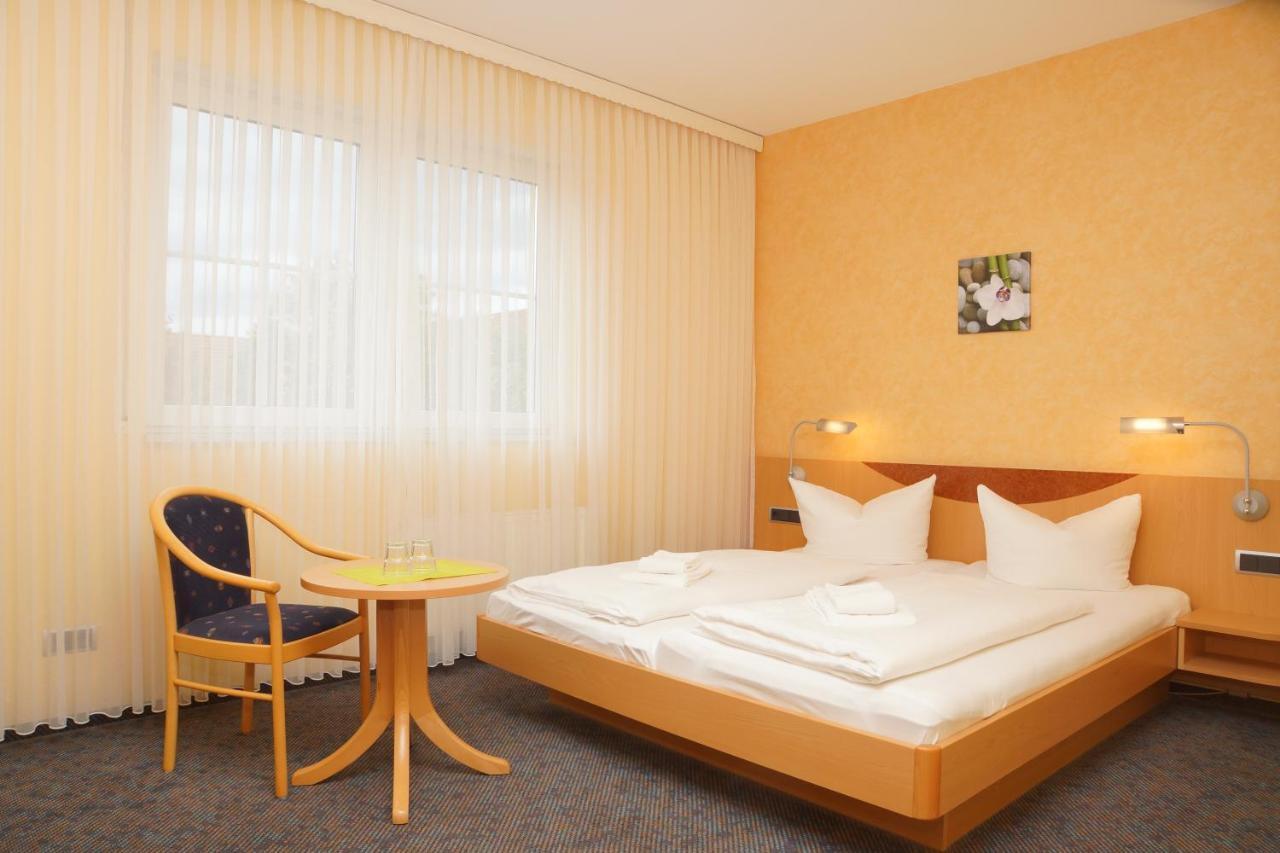 Braunsbedra Warias Hotel & Restaurant מראה חיצוני תמונה