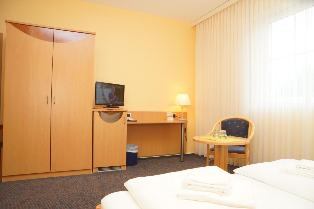 Braunsbedra Warias Hotel & Restaurant מראה חיצוני תמונה
